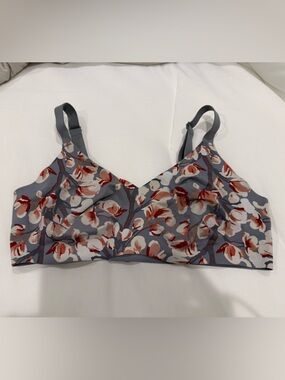 EUC Knix Padded V Neck Bra, Thin Strap. Size 6